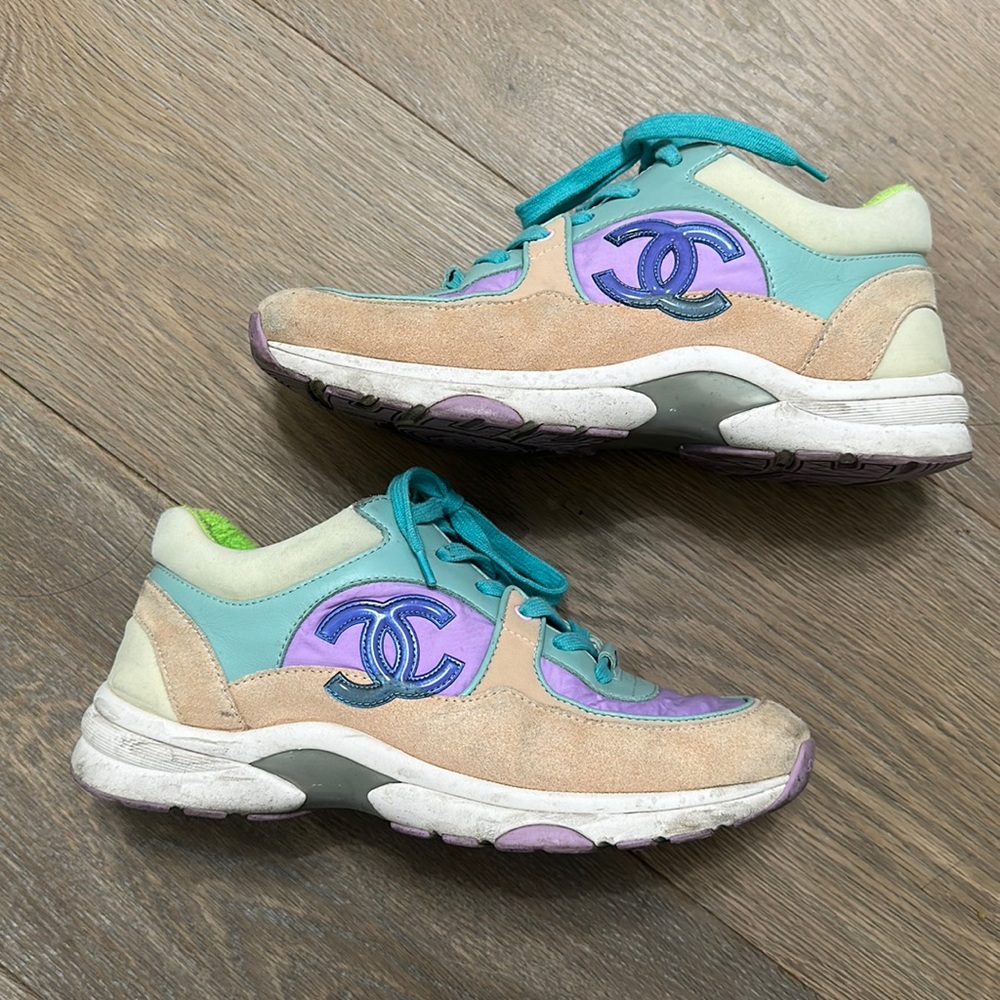 CHANEL TRAINER SIZE 38